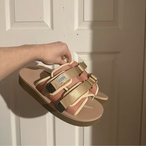 Suicoke Pink and Gold Adjustable Strap Slides